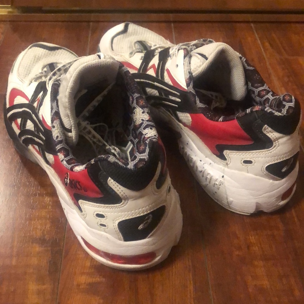 ASICS Tiger